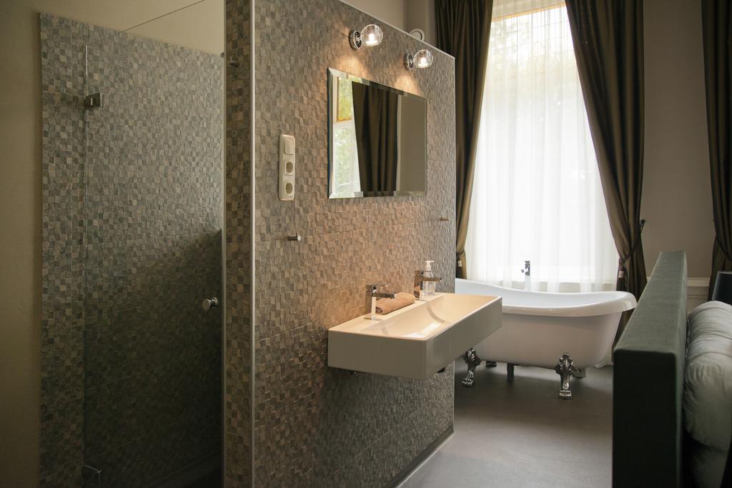 Ck58 Bed & Breakfast Den Haag الغرفة الصورة